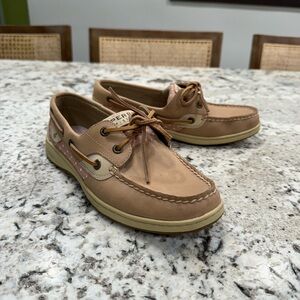 Sperry Top Slider size women’s 7 tan with pink and white polka dot accent